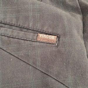 Men’s size 31 Volcom shorts